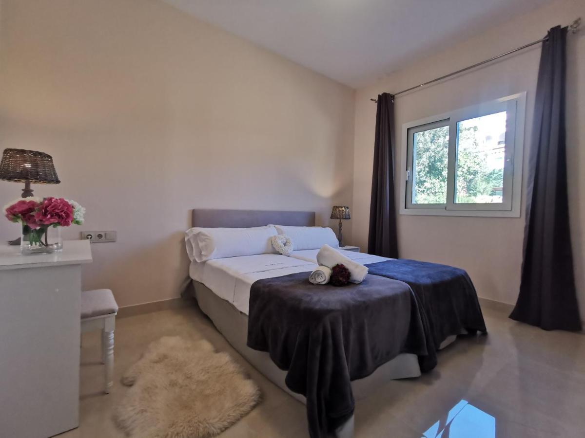 Calma - Holiday Villas Кастел Пладжа де Аро Екстериор снимка